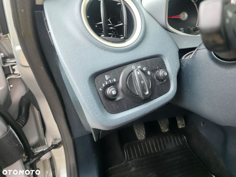 Ford Fiesta - 21