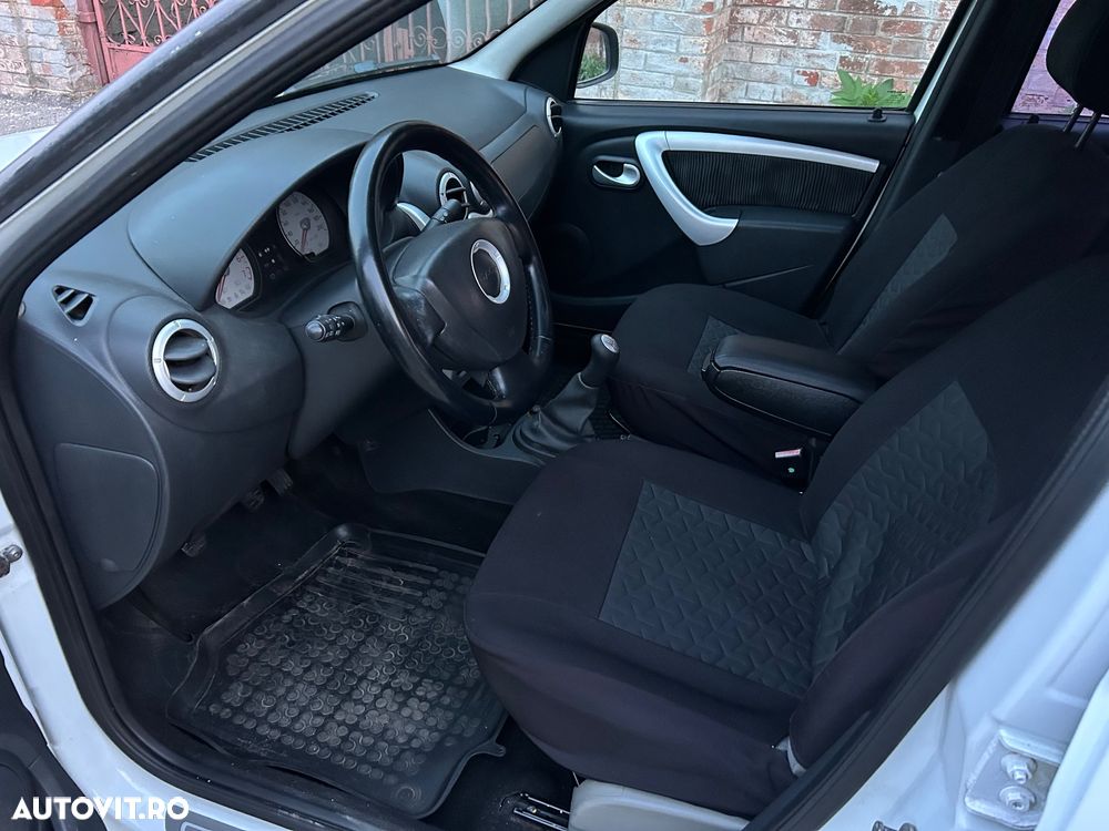 Dacia Sandero 1.5 dCI Laureate - 8