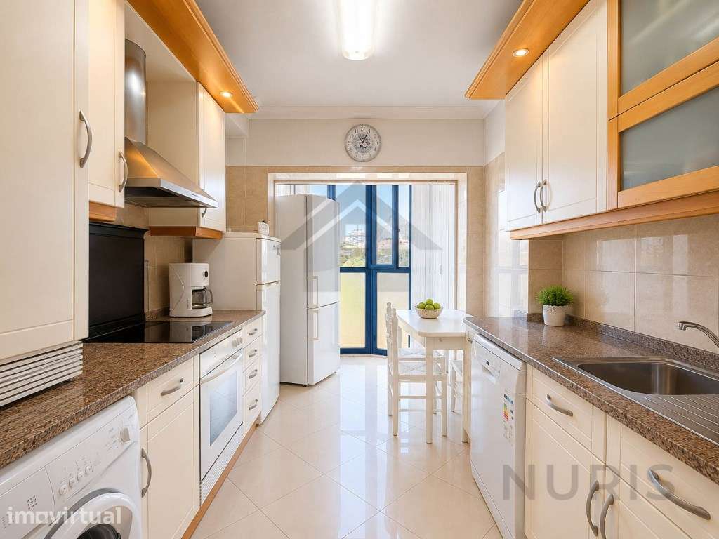 Apartamento T2 com Garagem para Venda em Santo António dos Cavaleiros - Grande imagem: 3/17