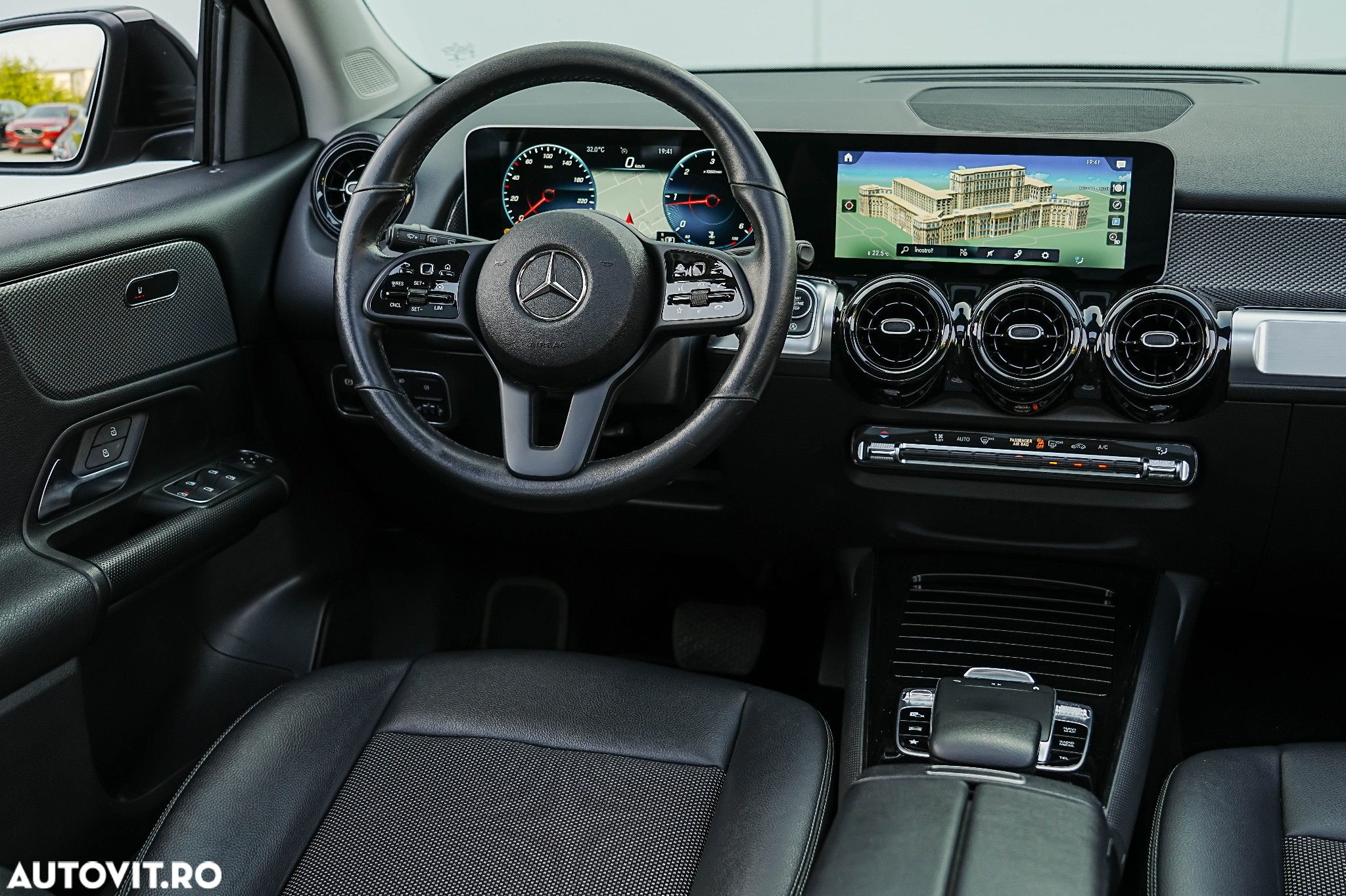 Mercedes-Benz GLB - 3