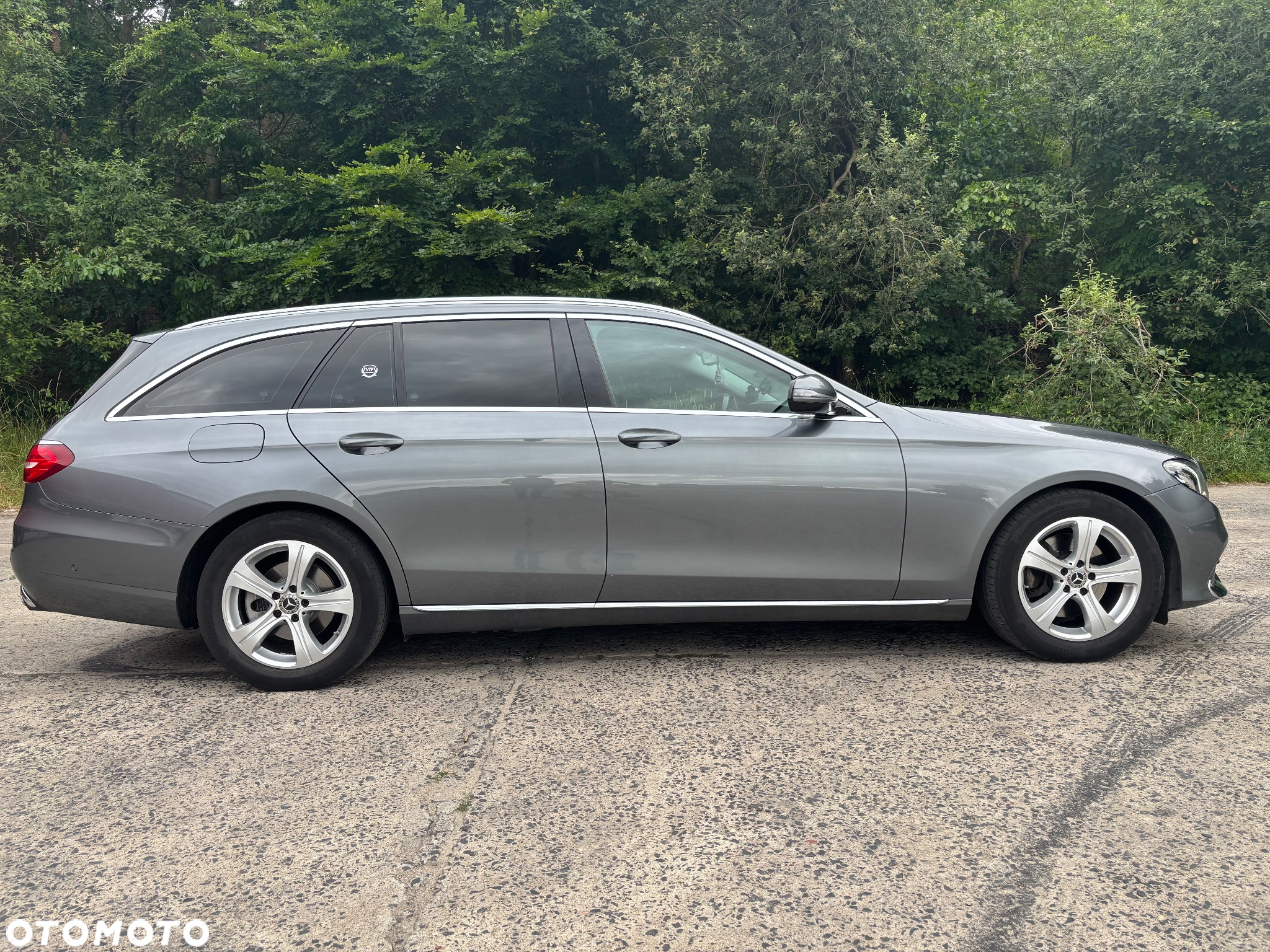 Mercedes-Benz Klasa E 220 d 4Matic T 9G-TRONIC Avantgarde - 7