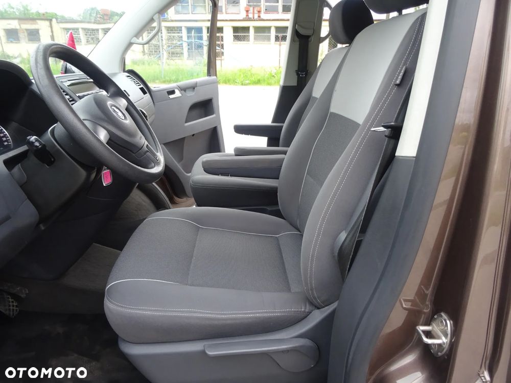 Volkswagen Multivan - 10