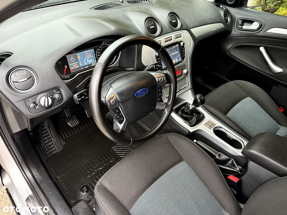 Ford Mondeo - 23