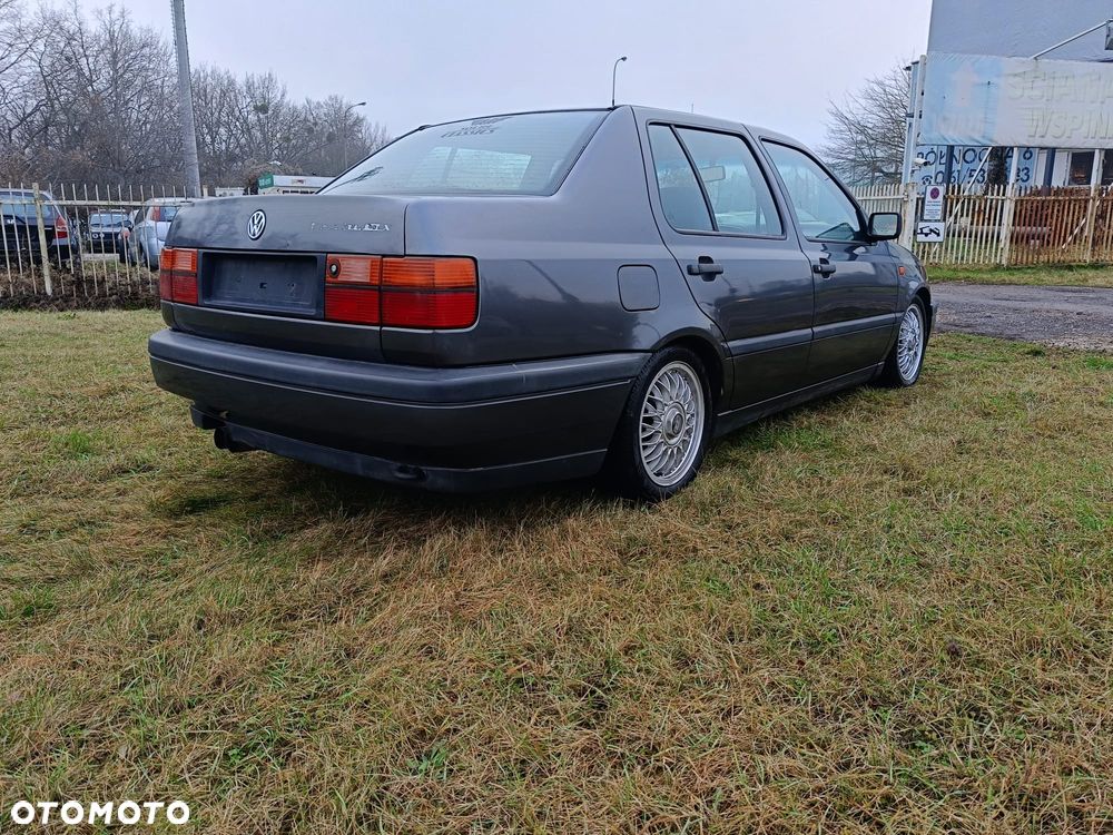 Volkswagen Vento - 3