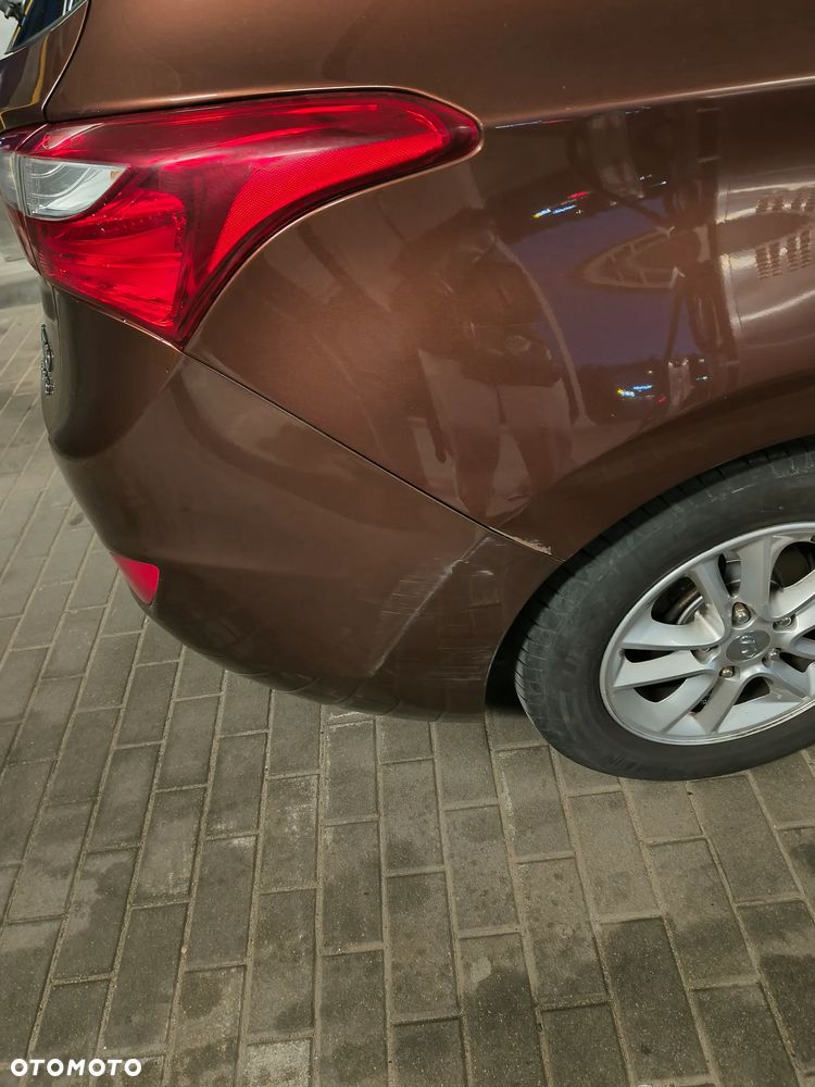 Hyundai i30 blue Kombi 1.6 CRDi Classic - 36