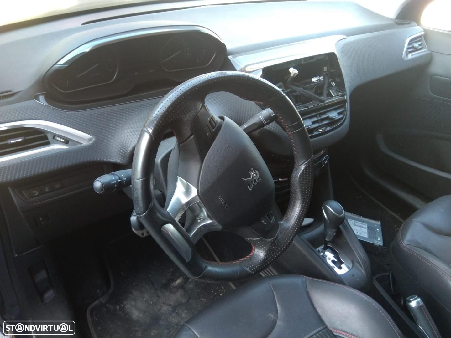 Peugeot 208 I 1.2 THP PureTech 110cv GTline - 2016 - Para Peças - 3
