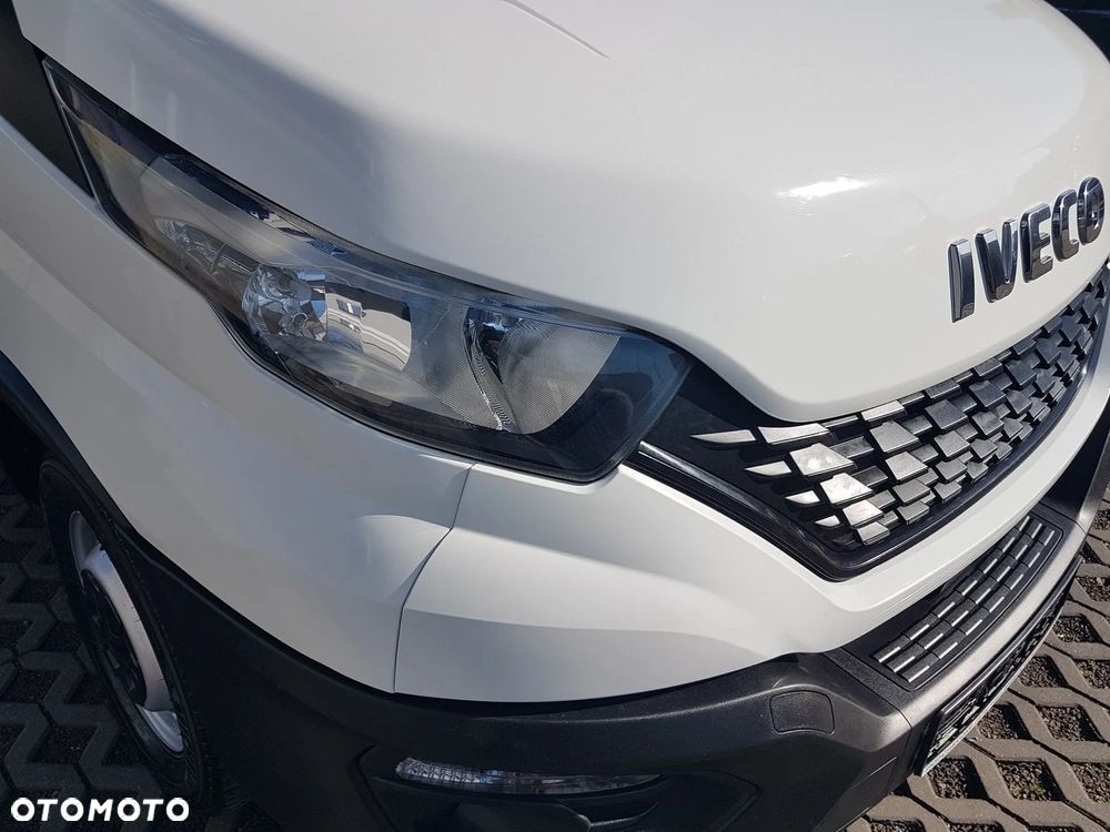 Iveco DAILY KONTENER NISKOPODŁOGOWY 4,43x2,23x2,42 SKLEP FOODTRUCK BAR KLIMA KONIOWÓZ KAMPER - 31