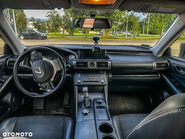 Lexus IS - 5