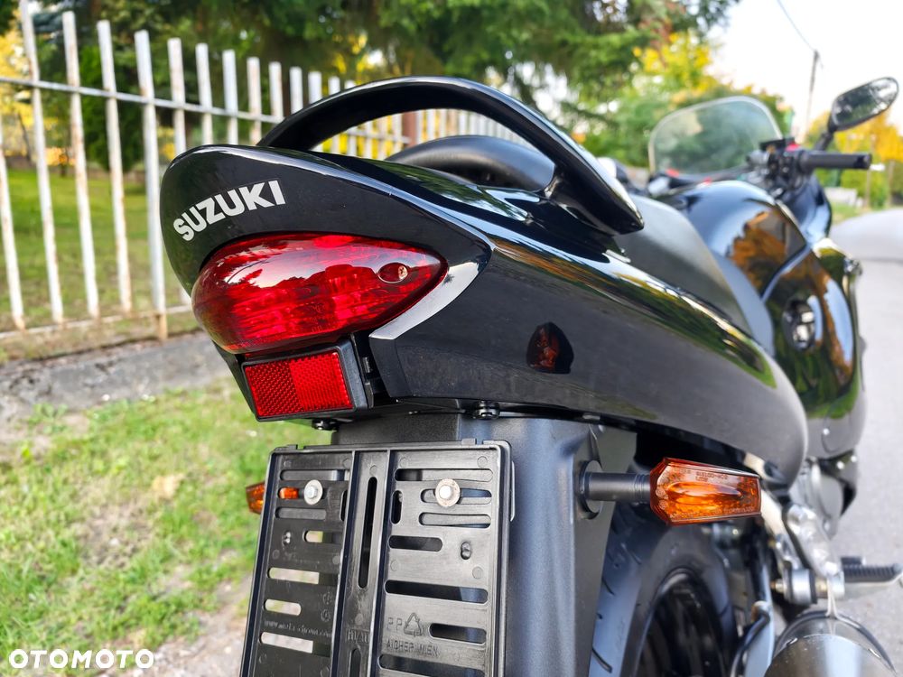 Suzuki GSX - 6