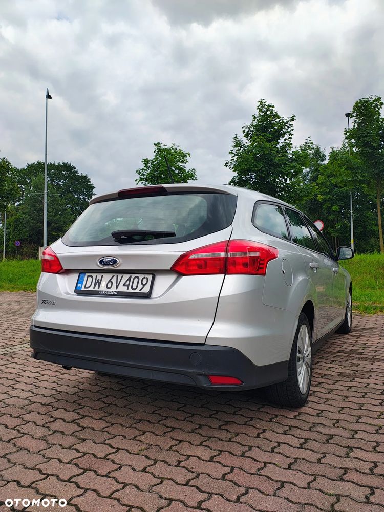 Ford Focus 1.5 TDCi SYNC Edition - 6