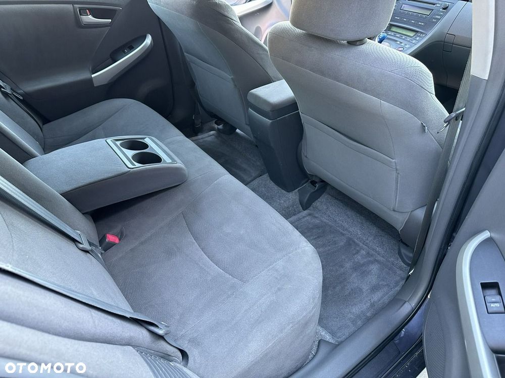Toyota Prius - 12