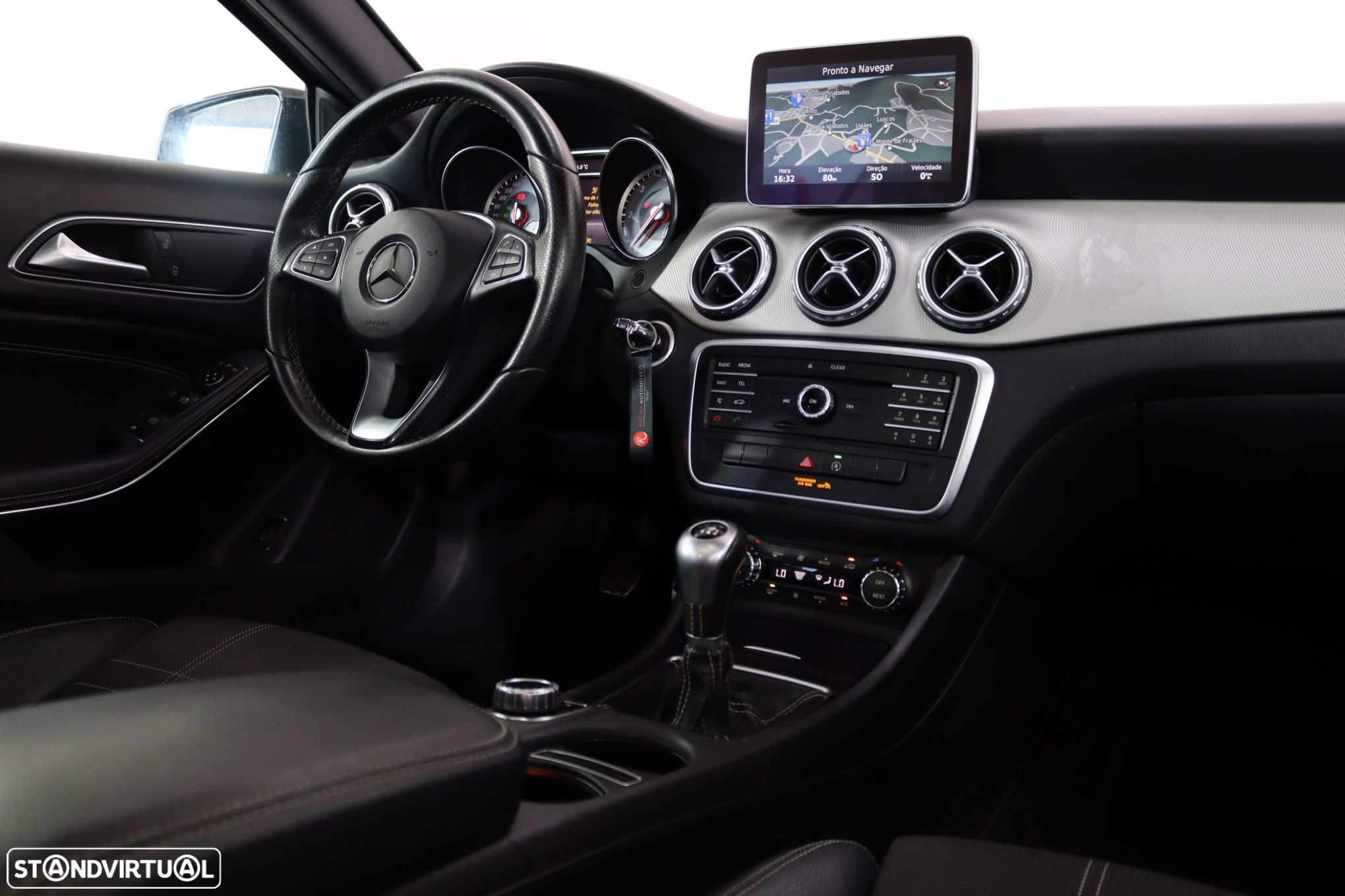 Mercedes-Benz GLA 180 d Urban - 5