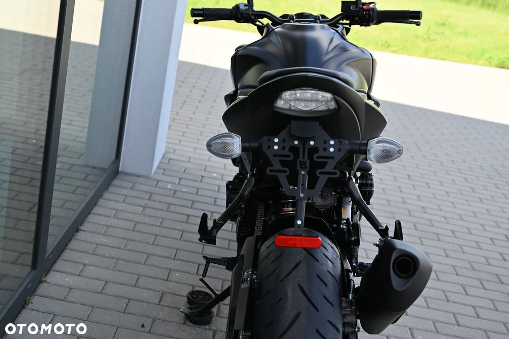 Suzuki GSX - 8