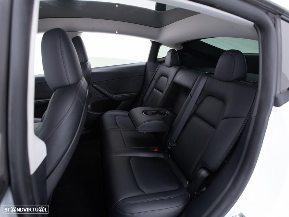 Tesla Model Y Long Range Dual Motor AWD - 12