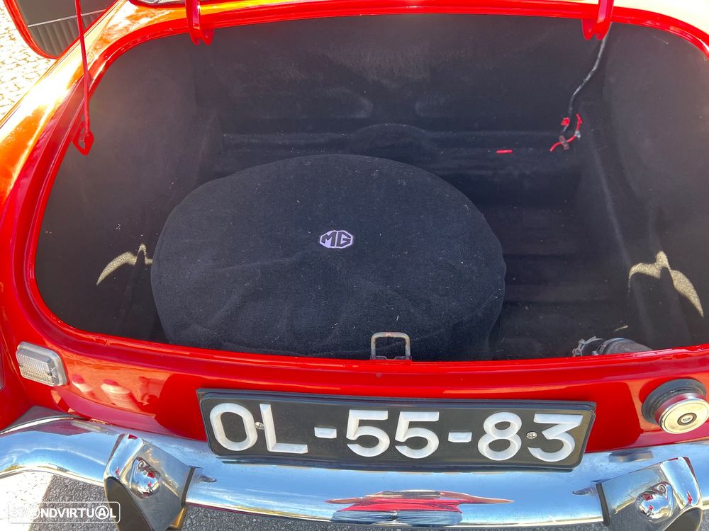 MG MGB - 8