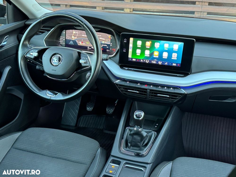 Skoda Octavia Combi 2.0 TDI Sportline - 21