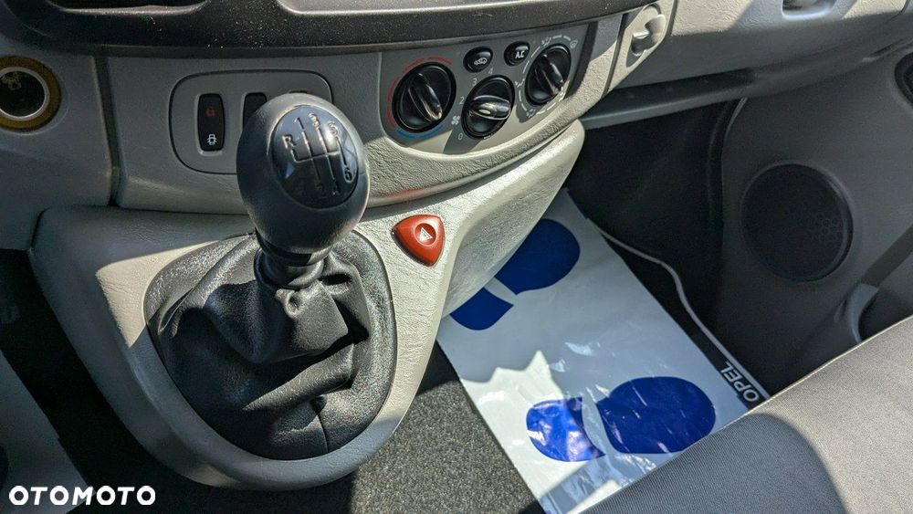 Opel Vivaro - 29