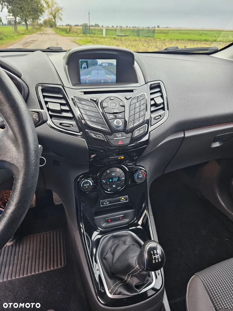 Ford Fiesta 1.0 EcoBoost Titanium - 11