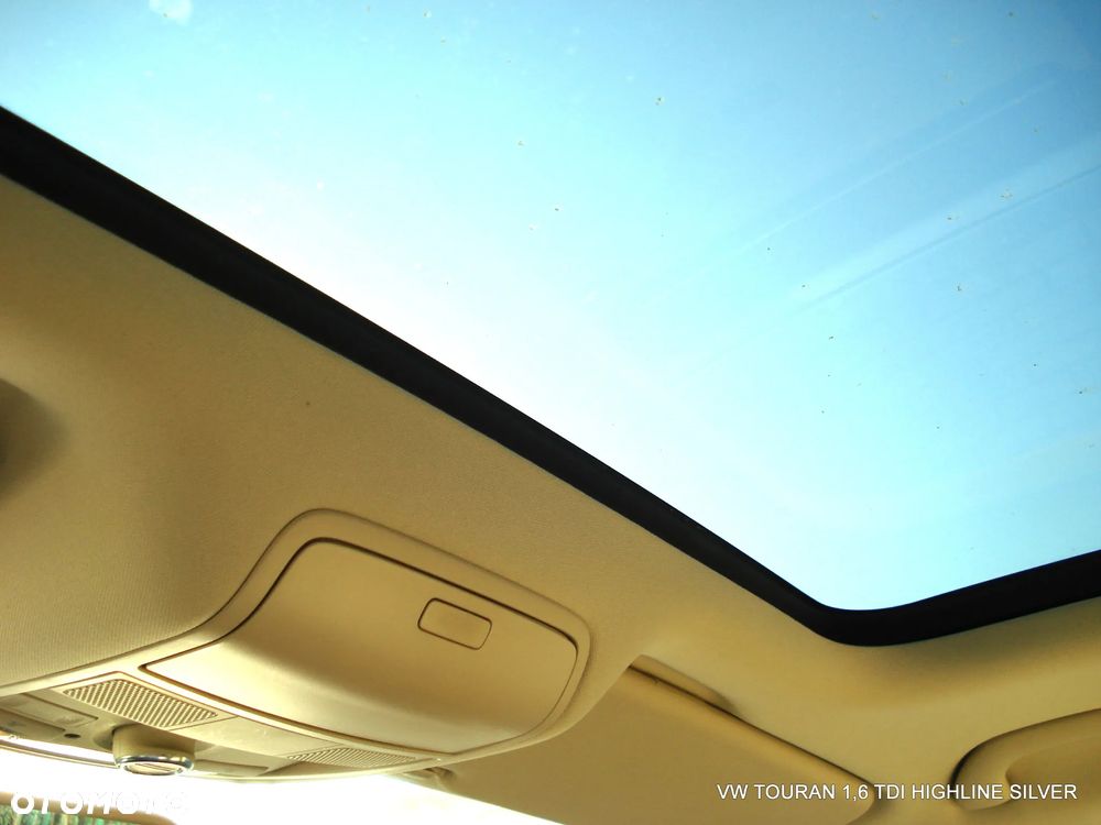 Volkswagen Touran 1.6 TDI DPF BlueMotion Technology DSG Highline - 16