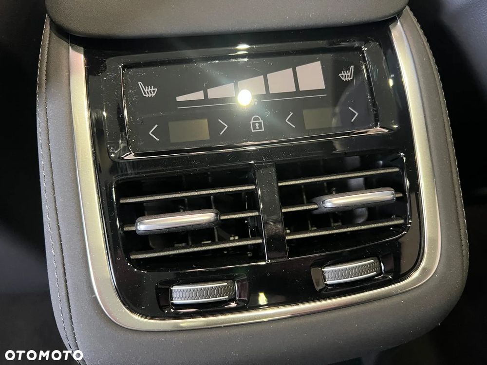 Volvo XC 90 T8 AWD Plug-In Hybrid Ultra Black Edition 7os - 31