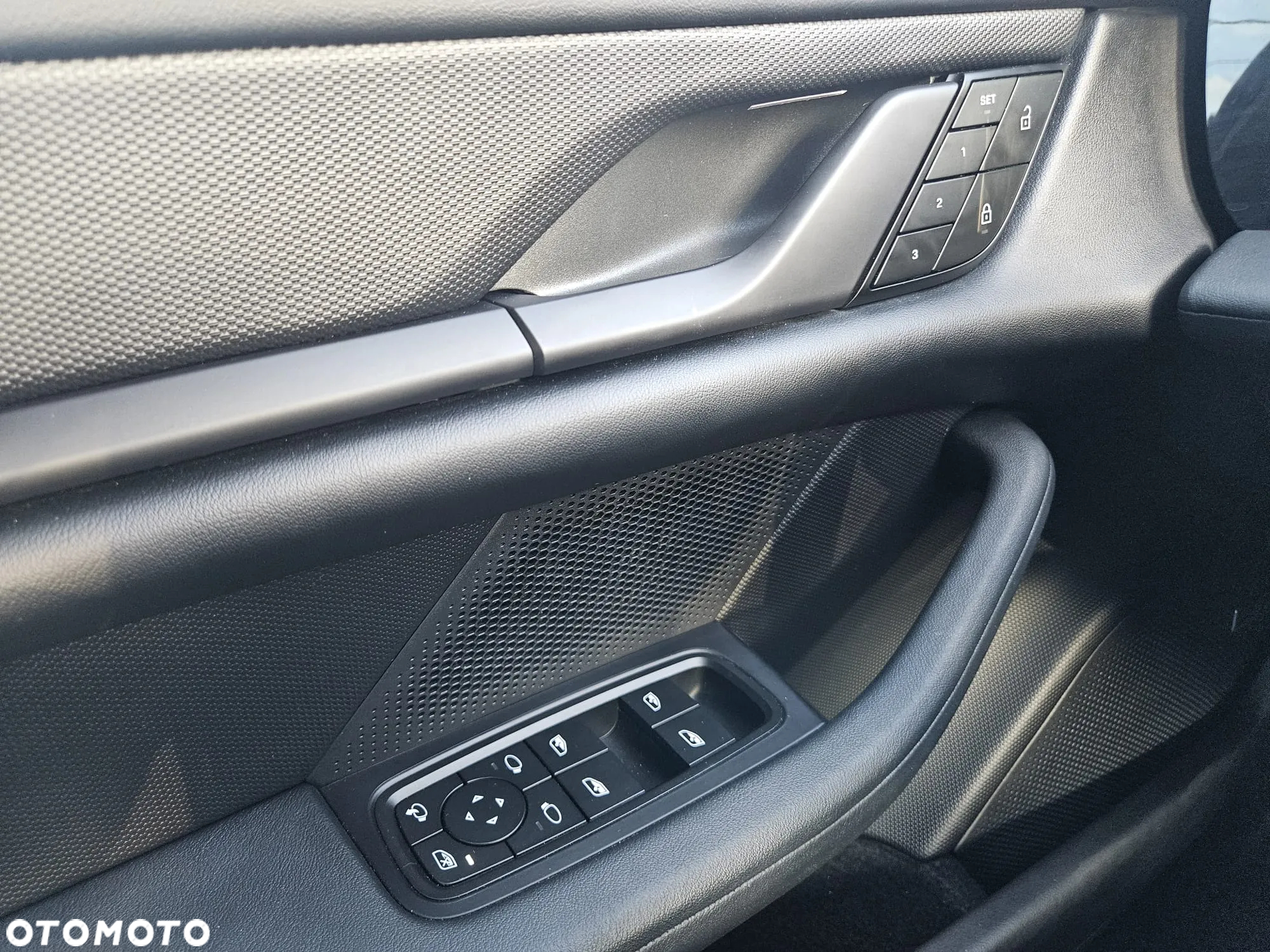 Porsche Taycan 89kWh Sport Turismo - 17