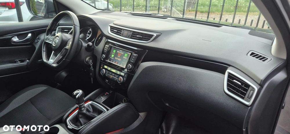 Nissan Qashqai 1.3 DIG-T N-WAY - 30