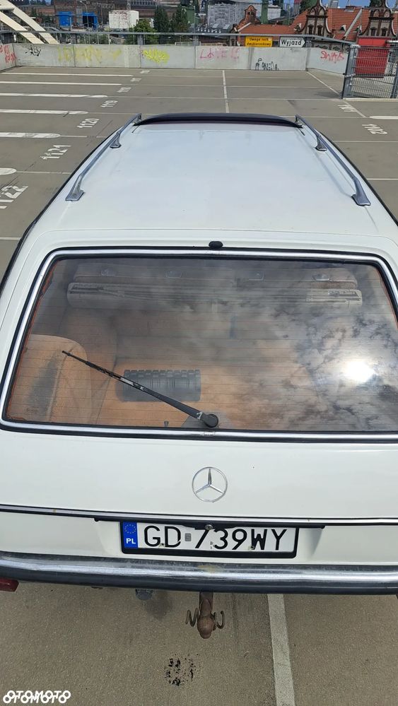 Mercedes-Benz W123 - 32