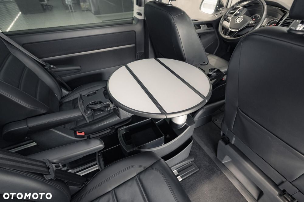 Volkswagen Multivan - 21