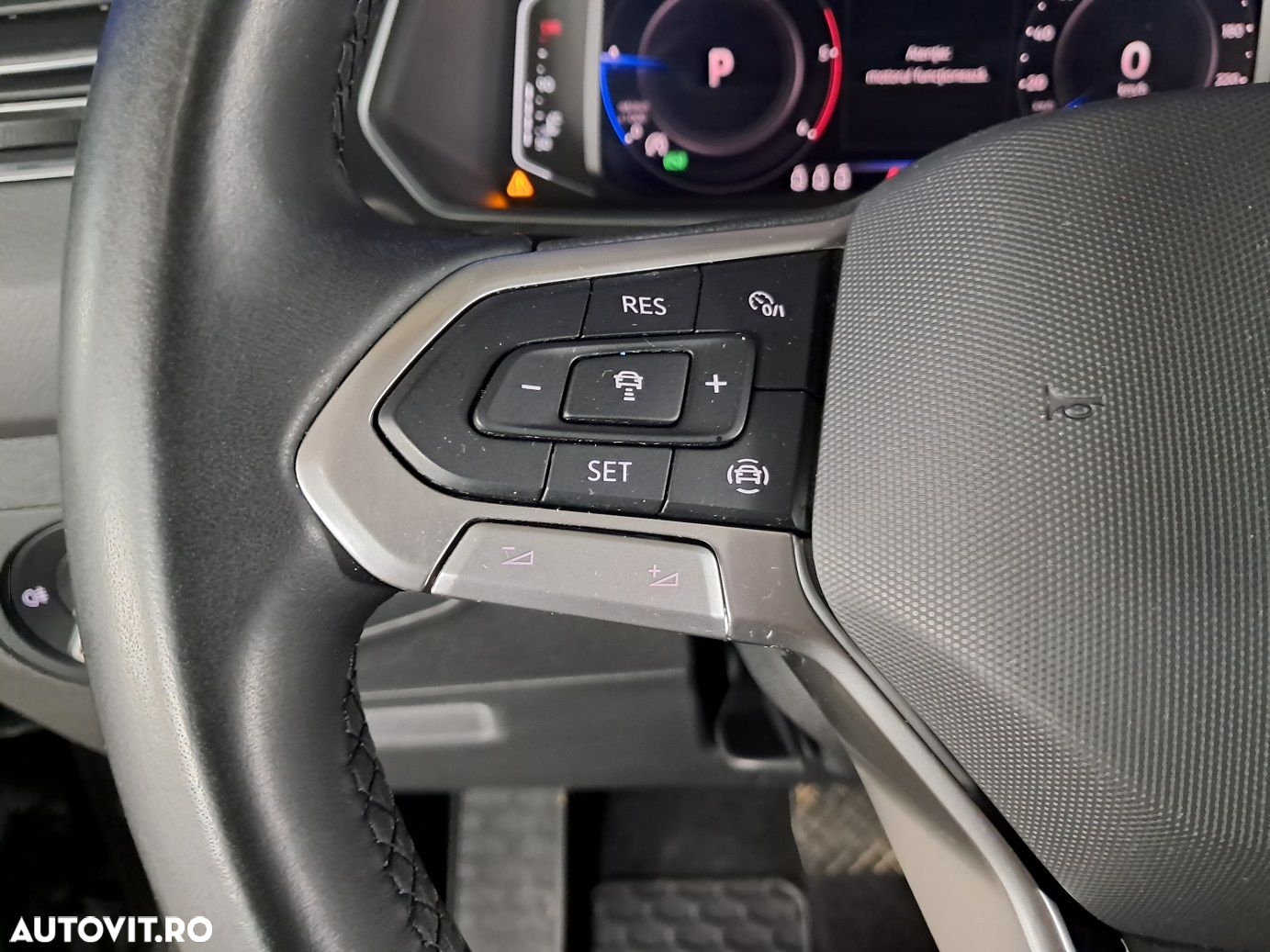 Volkswagen Tiguan - 12