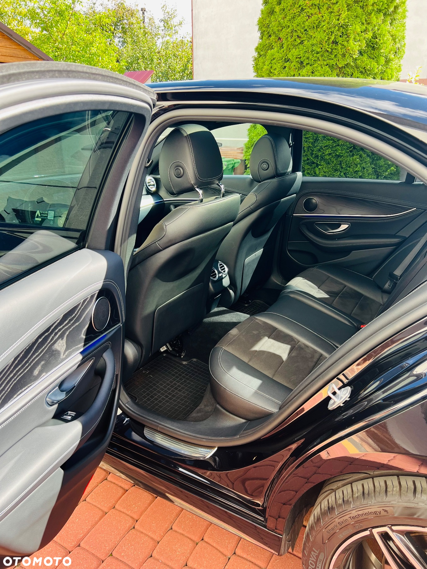 Mercedes-Benz Klasa E 220 d 4-Matic 9G-TRONIC - 19