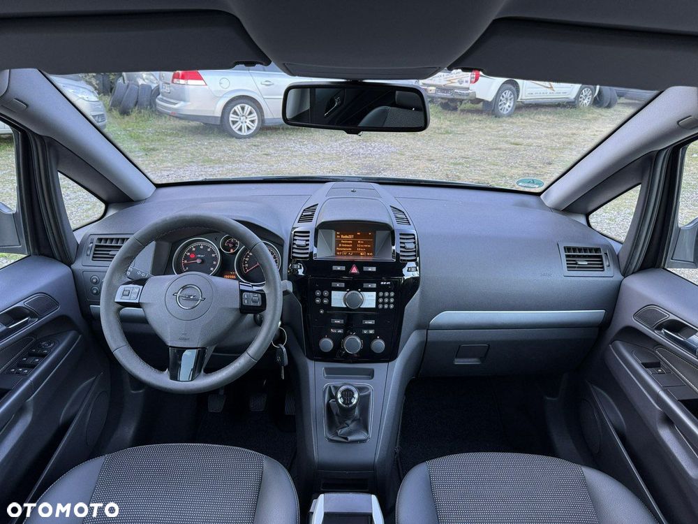Opel Zafira - 27