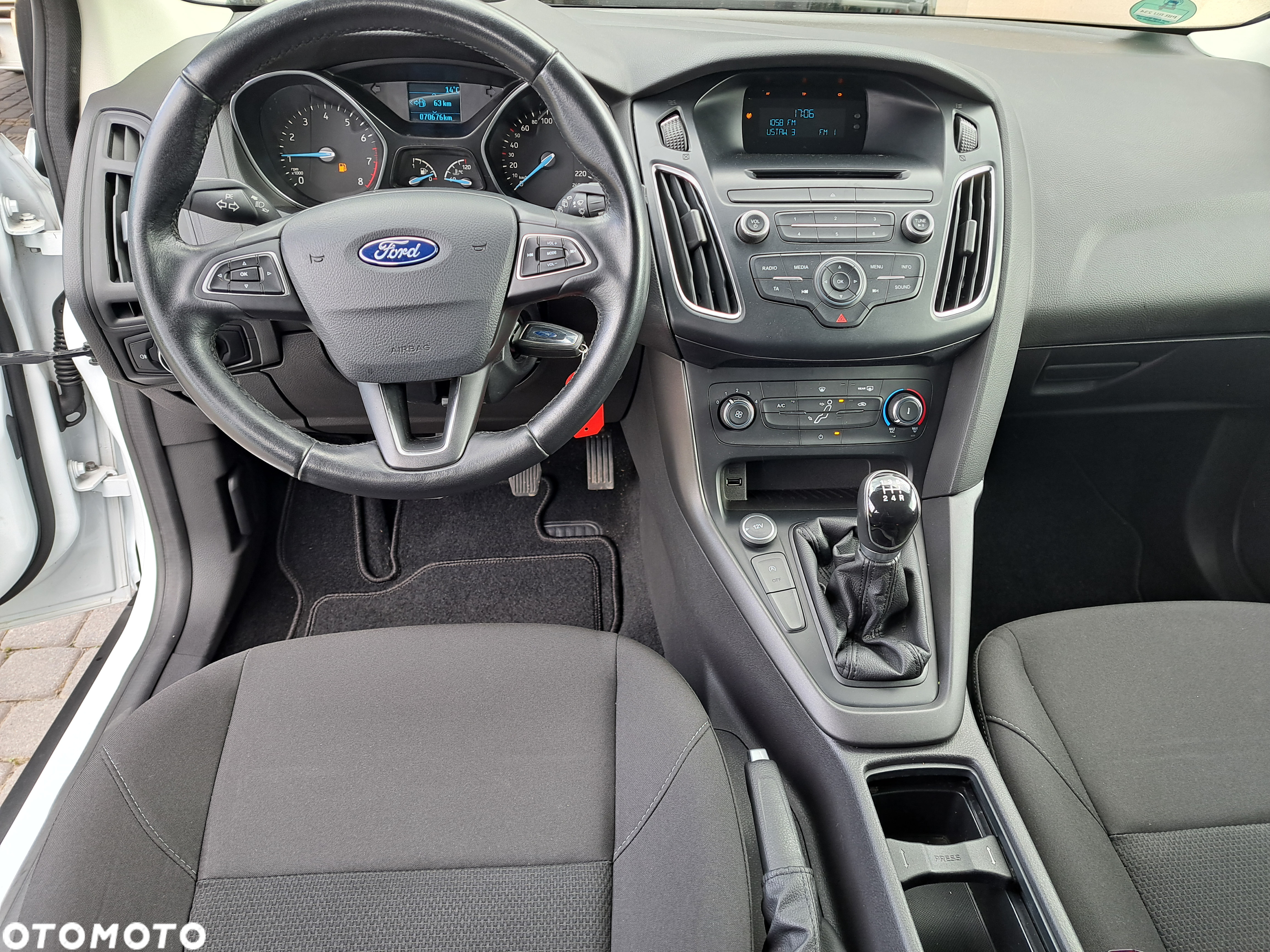 Ford Focus 1.0 EcoBoost Trend - 33