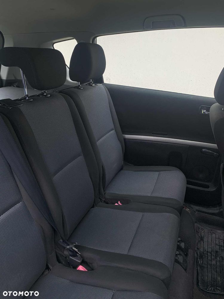 Toyota Corolla Verso - 9