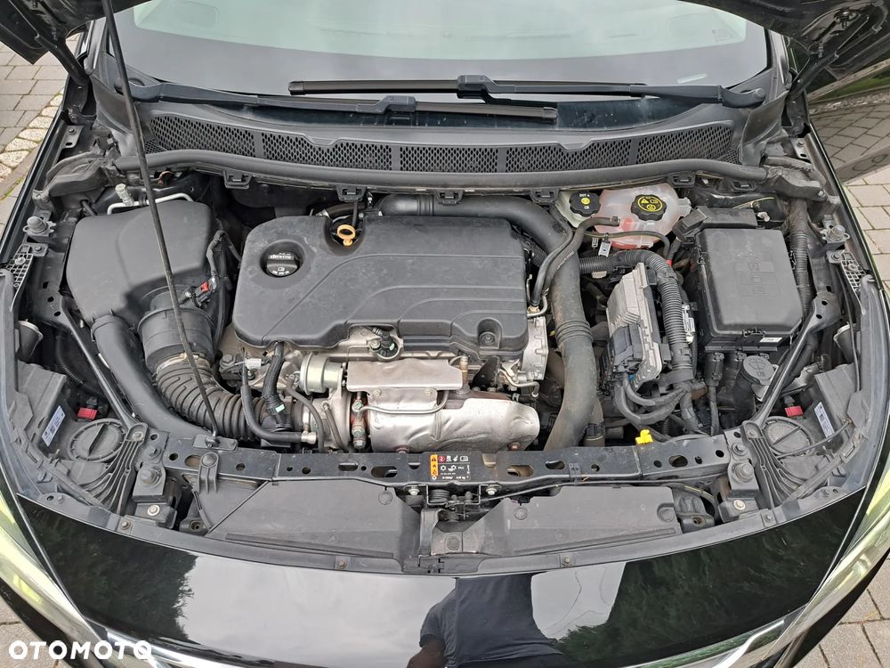 Opel Astra 1.4 Turbo Business - 16
