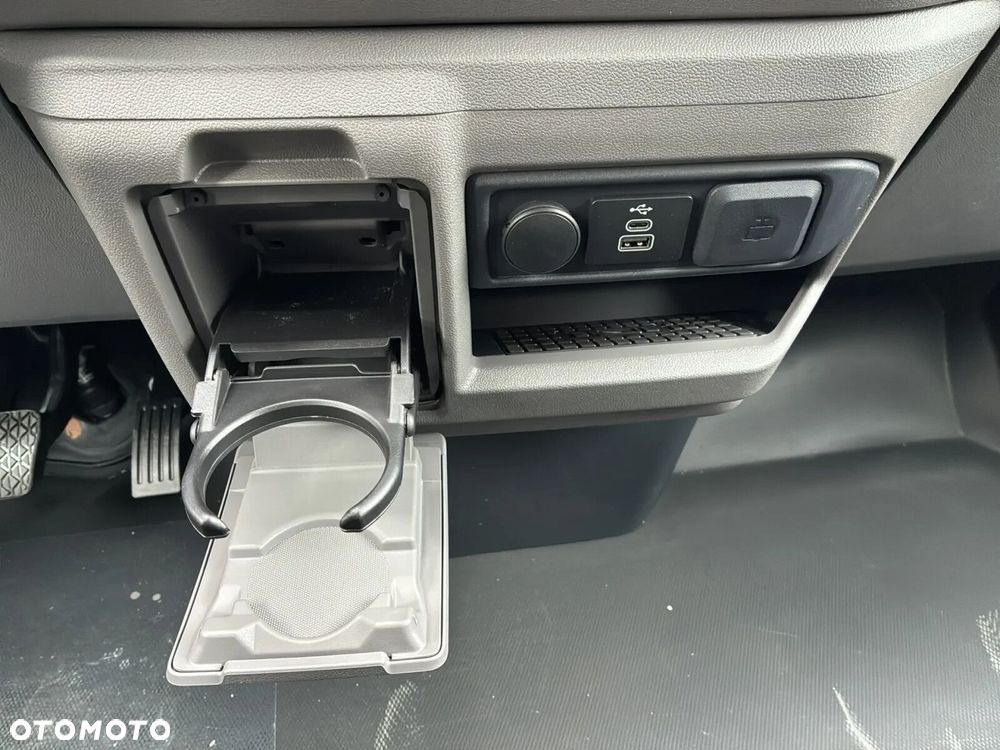 Volkswagen Transporter - 35
