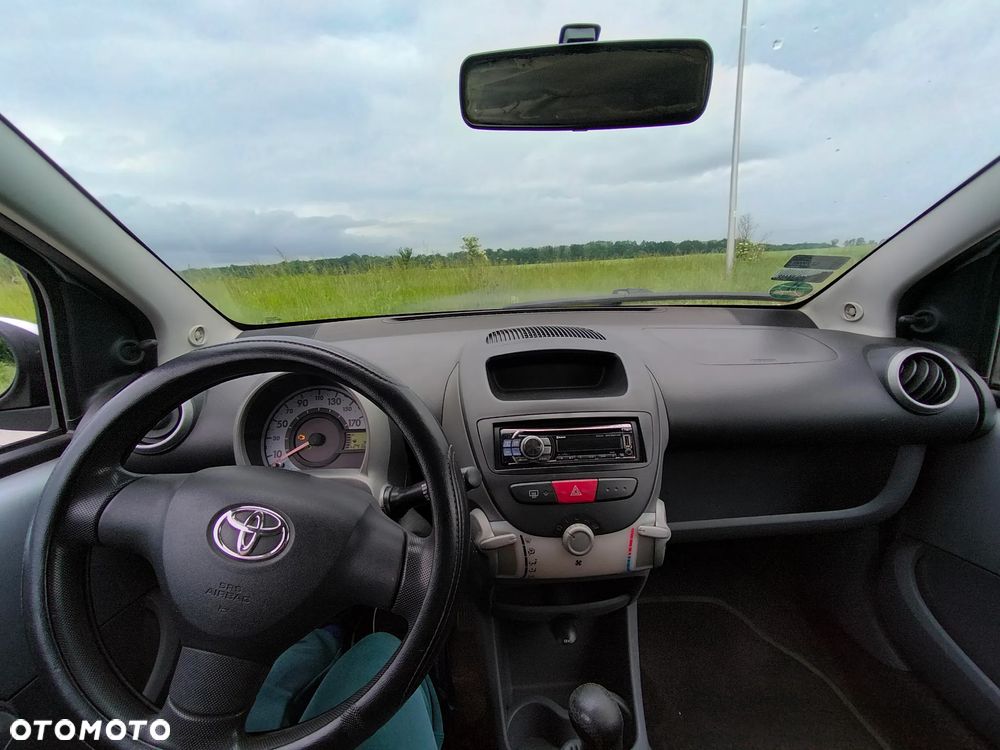 Toyota Aygo Standard - 6