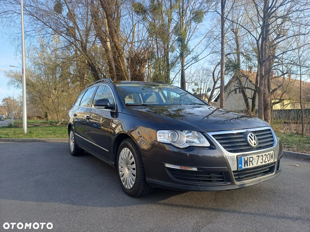 Volkswagen Passat - 4