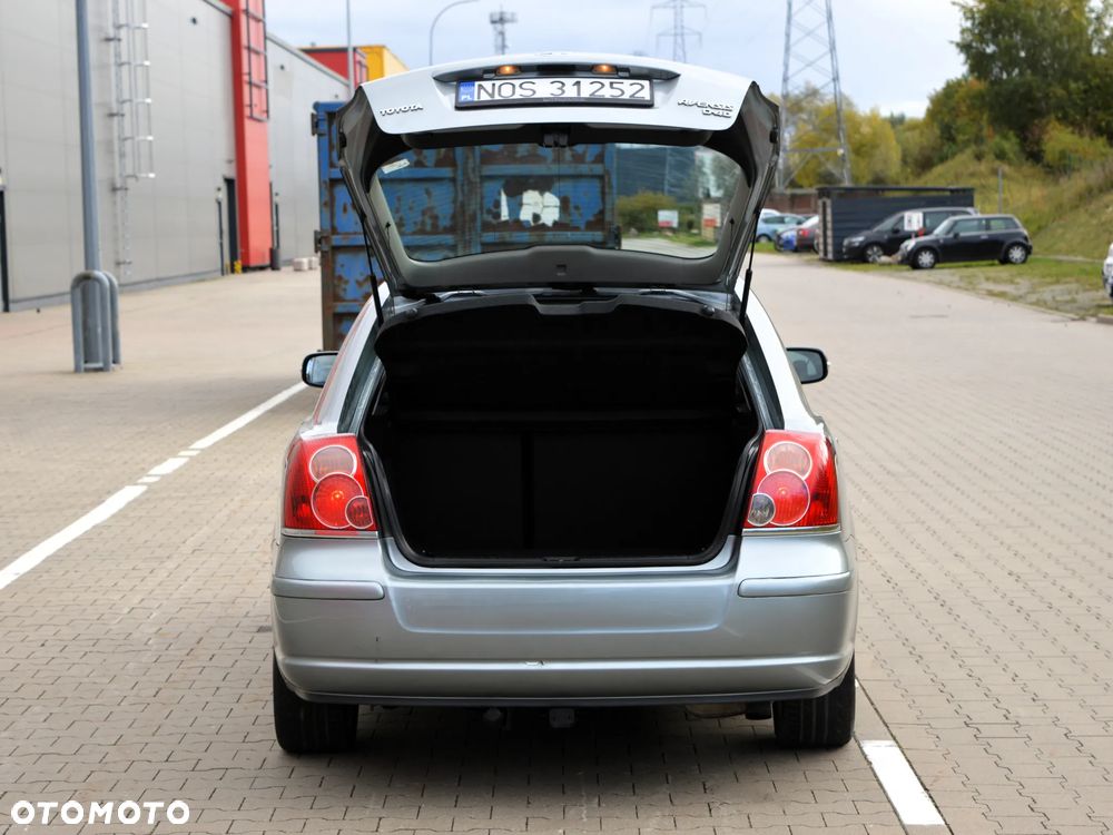 Toyota Avensis 2.0 D-4D Sol - 20