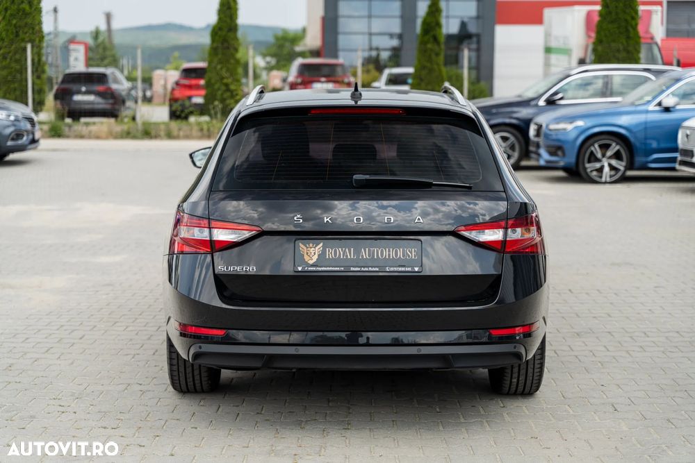 Skoda Superb 2.0 TDI DSG Sportline - 11
