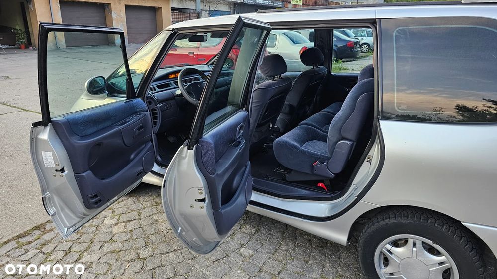 Renault Espace 2.2 TD RT - 10