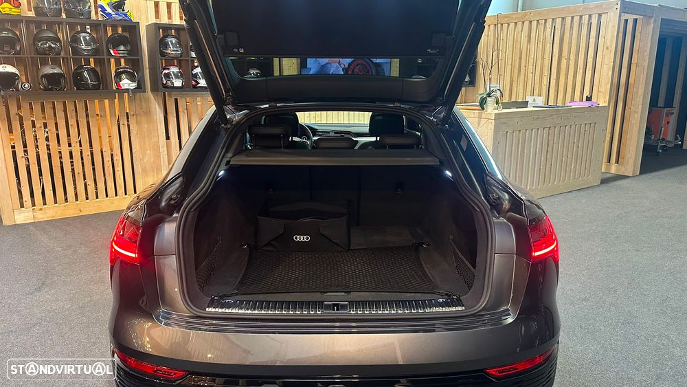 Audi Q8 e-Tron Sportback 55 quattro S line - 8