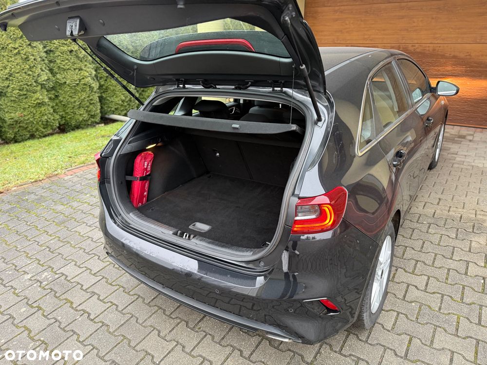 Kia Ceed 1.6 CRDi 136 ISG Spirit - 12