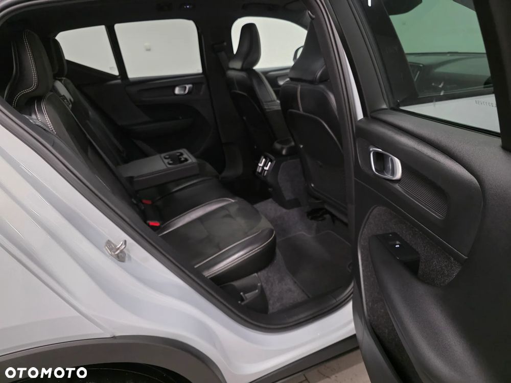Volvo XC 40 D3 SCR R-Design - 31