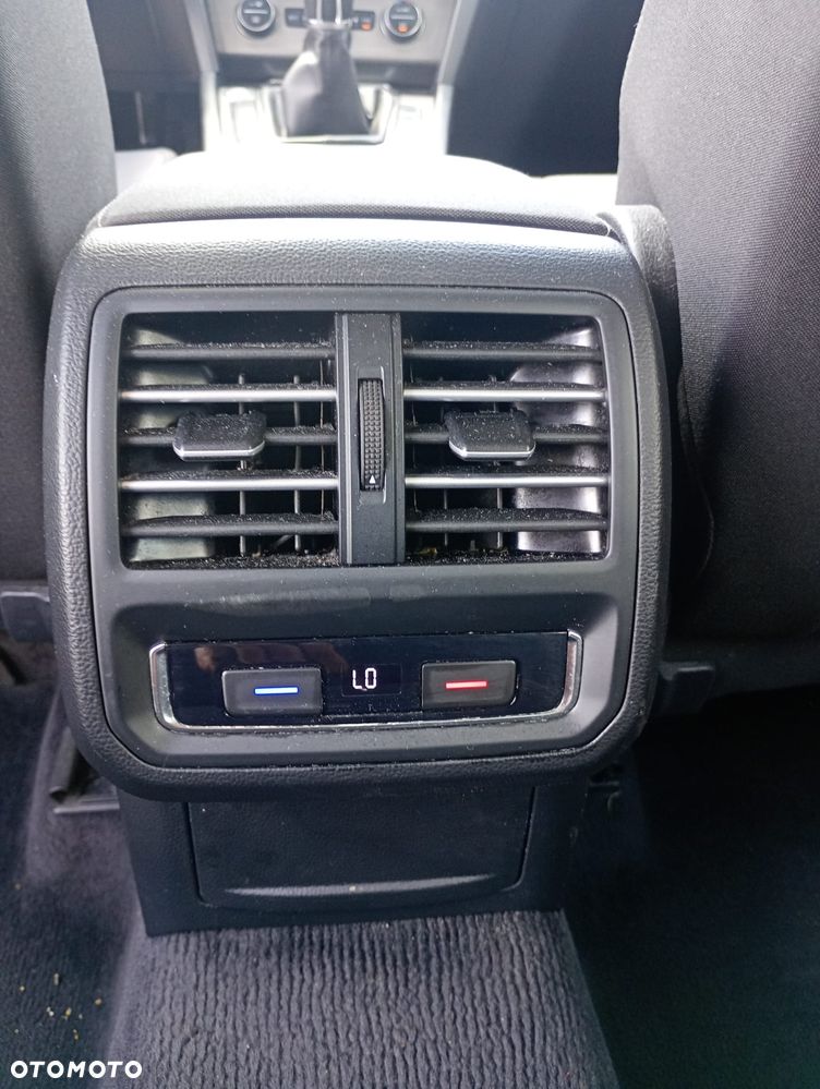 Volkswagen Passat Variant 1.6 TDI (BlueMotion Technology) Trendline - 11