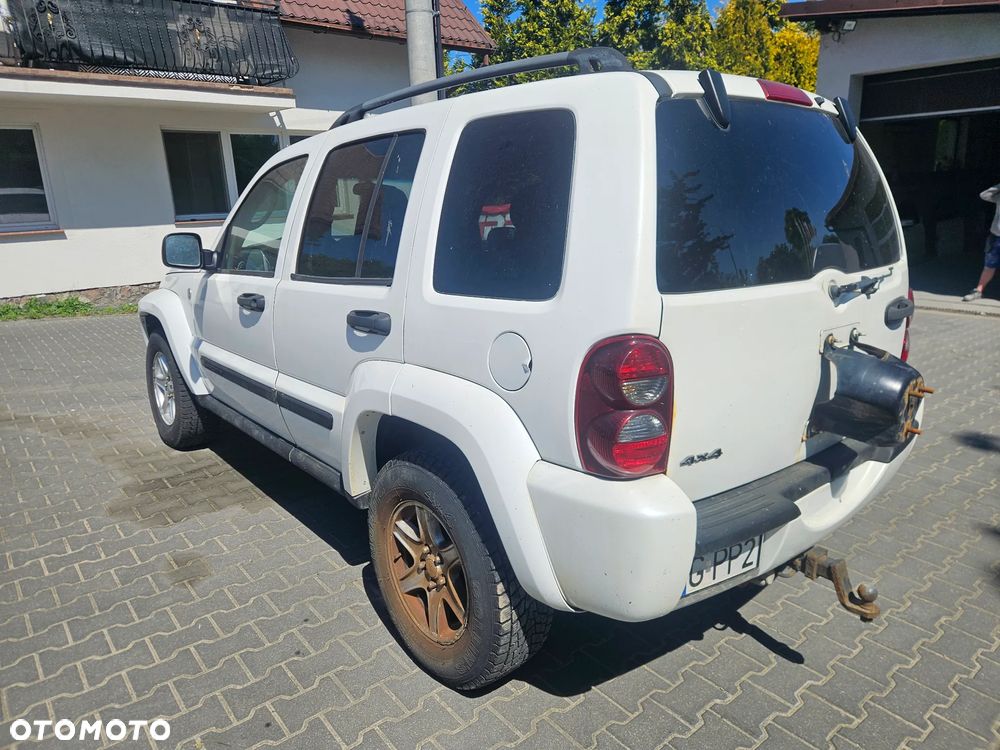 Jeep Liberty 2.8 CRD 4x4 - 8