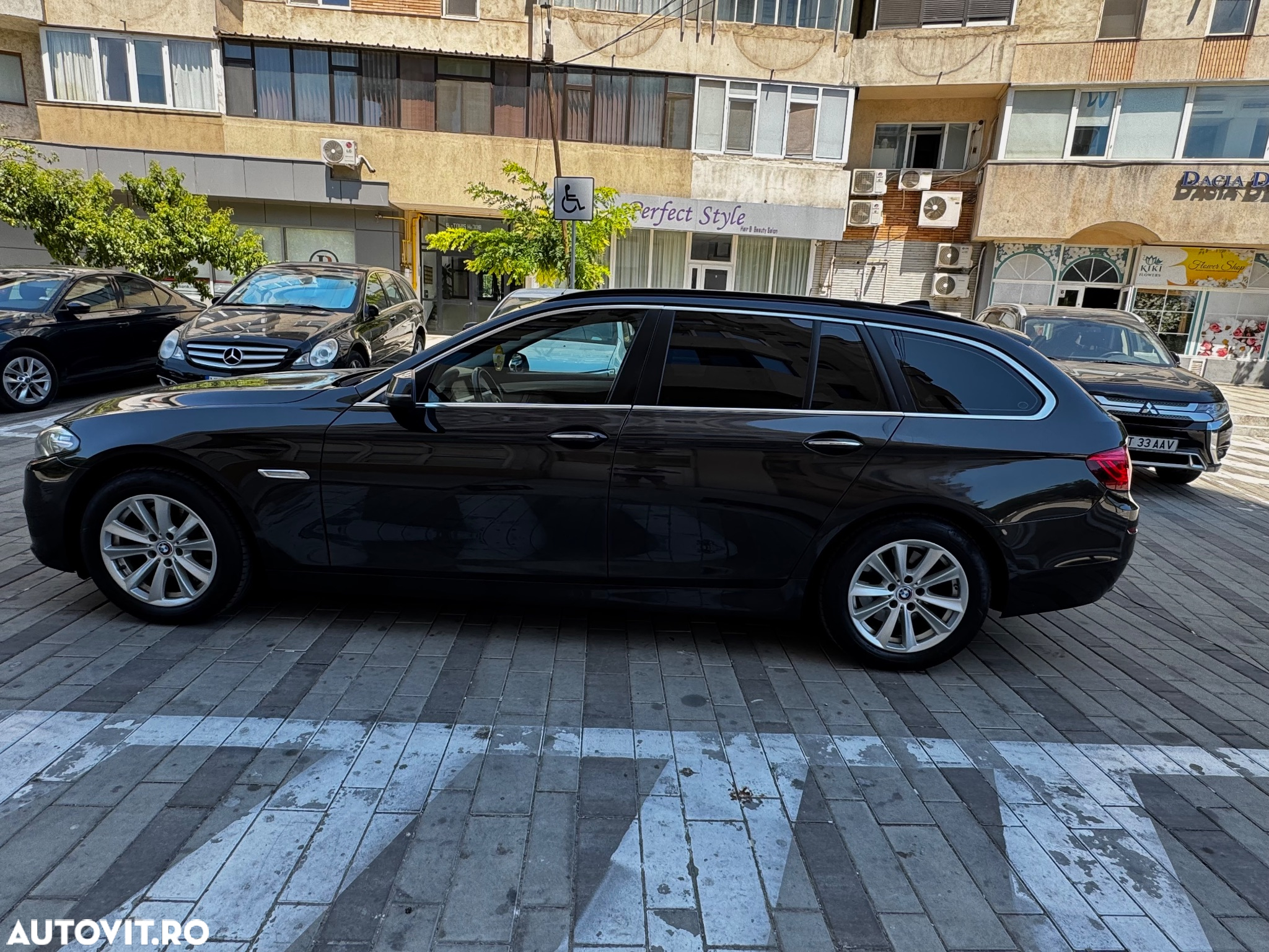 BMW Seria 5 525d xDrive AT - 13