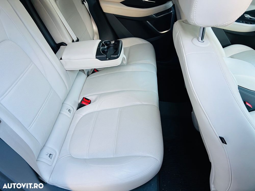 Jaguar E-Pace P200 AWD SE - 22