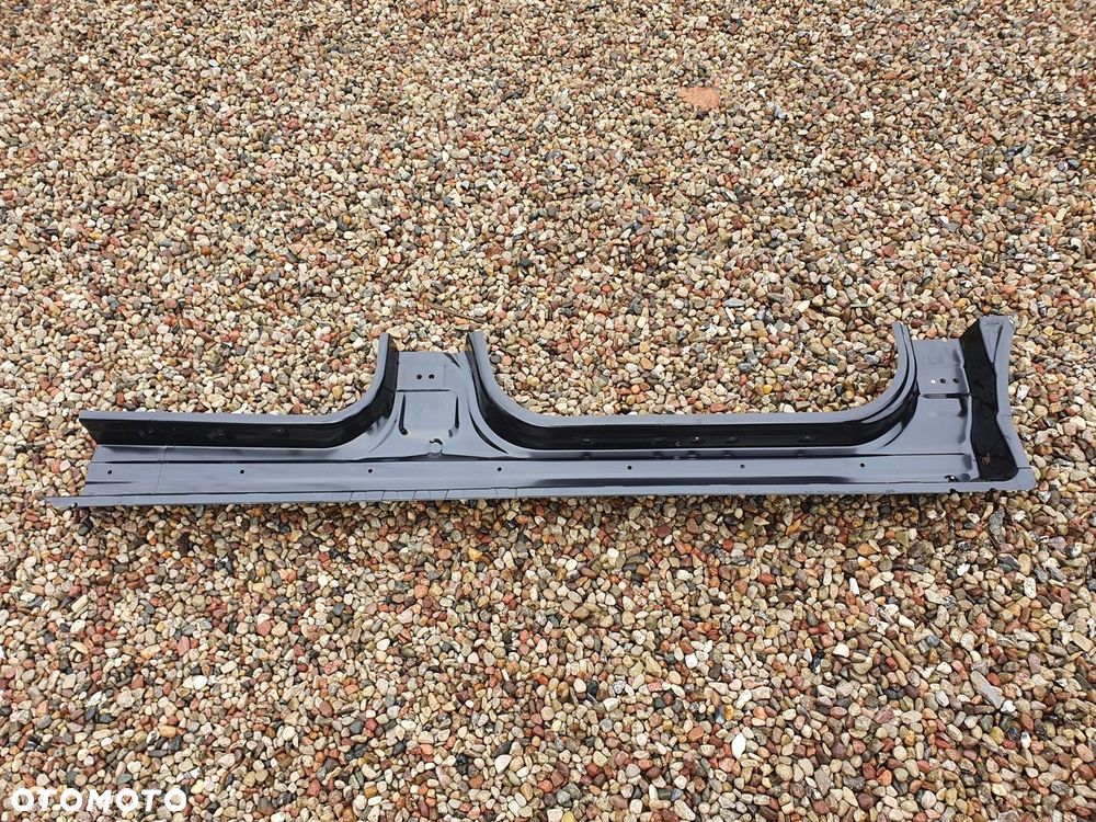 Próg poszycie lewe Mitsubishi Grandis rok 03-11 - 6