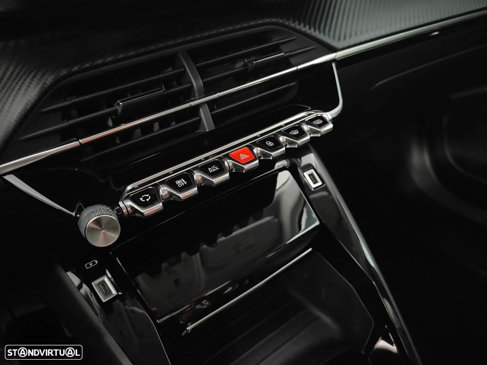Peugeot 2008 1.2 PureTech Allure EAT8 - 40