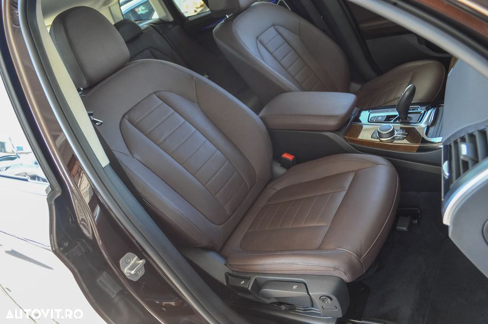BMW X3 xDrive20i AT Luxury Line - 24